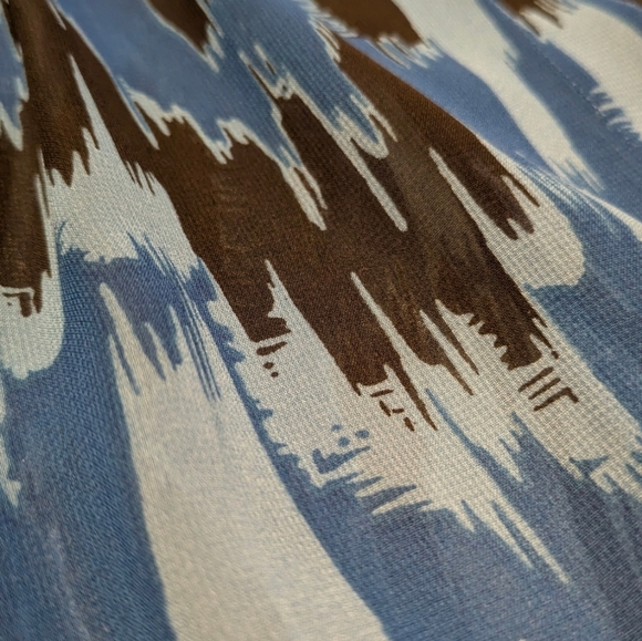 BCBGeneration Blue Abstract Top Print Flowy Lightweight Y2K Dopamine Tank, Large - Picture 4 of 9